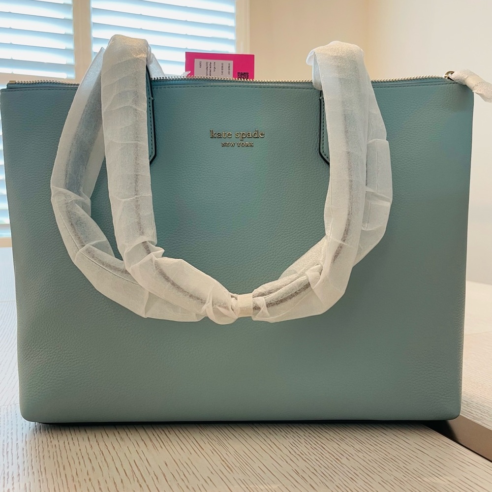 Gorgeous NWT Kate Spade pebbled leather large tote